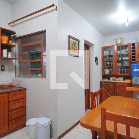 Casa à venda com 303m², 5 quartos e 3 vagas Casa à venda com 303m², 5 quartos e 3 vagascozinha 2