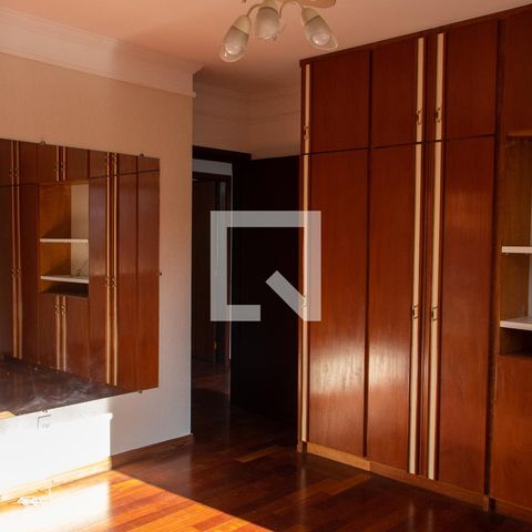 Casa à venda com 290m², 4 quartos e 4 vagas Casa à venda com 290m², 4 quartos e 4 vagasSUITE MASTER