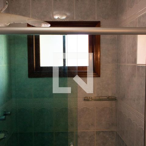 Casa à venda com 290m², 4 quartos e 4 vagas Casa à venda com 290m², 4 quartos e 4 vagasBANHEIRO SUITE 4