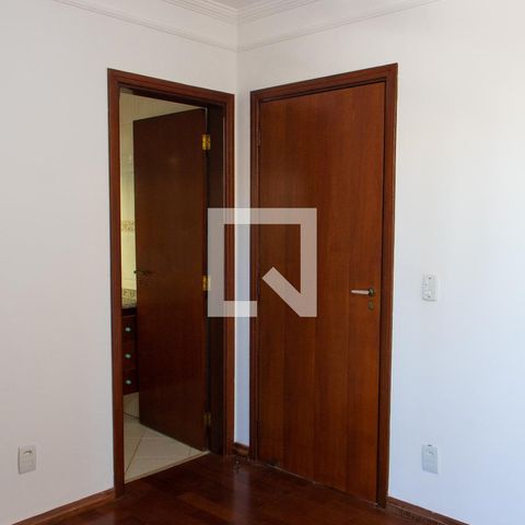 Casa à venda com 290m², 4 quartos e 4 vagas Casa à venda com 290m², 4 quartos e 4 vagasSUITE 2