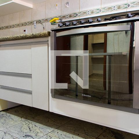Casa à venda com 290m², 4 quartos e 4 vagas Casa à venda com 290m², 4 quartos e 4 vagasCOZINHA
