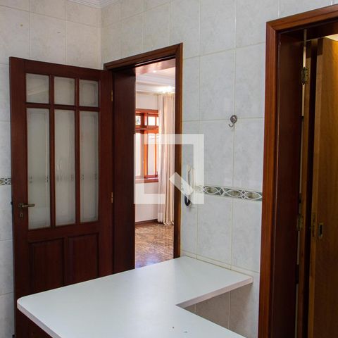 Casa à venda com 290m², 4 quartos e 4 vagas Casa à venda com 290m², 4 quartos e 4 vagasCOZINHA