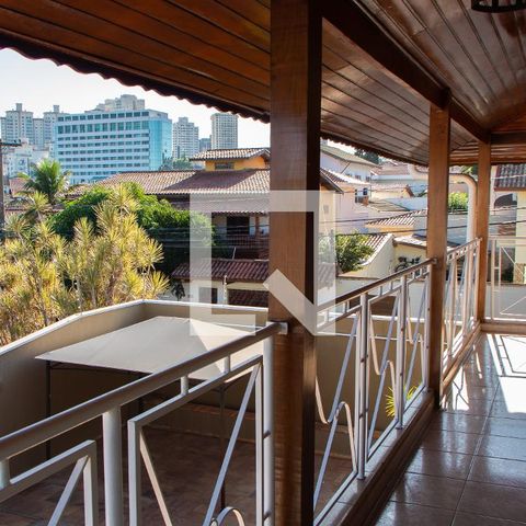 Casa à venda com 290m², 4 quartos e 4 vagas Casa à venda com 290m², 4 quartos e 4 vagasSACADA SUITE 4