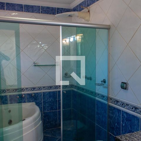 Casa à venda com 290m², 4 quartos e 4 vagas Casa à venda com 290m², 4 quartos e 4 vagasBANHEIRO DA SUITE MASTER