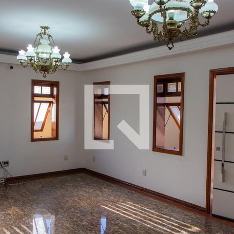 Casa à venda com 290m², 4 quartos e 4 vagas Casa à venda com 290m², 4 quartos e 4 vagasSALA