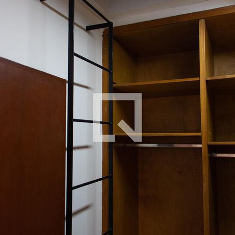 Casa à venda com 290m², 4 quartos e 4 vagas Casa à venda com 290m², 4 quartos e 4 vagasCLOSET