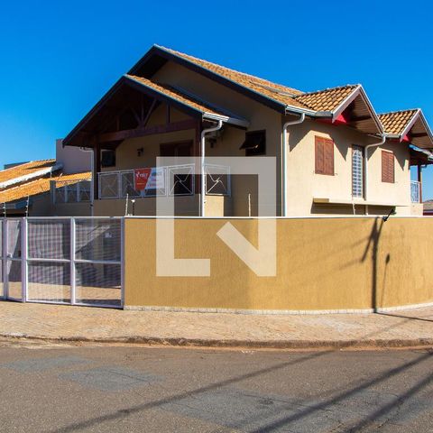 Casa à venda com 290m², 4 quartos e 4 vagas Casa à venda com 290m², 4 quartos e 4 vagasFACHADA