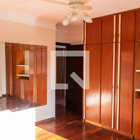 Casa à venda com 290m², 4 quartos e 4 vagas Casa à venda com 290m², 4 quartos e 4 vagasSUITE MASTER