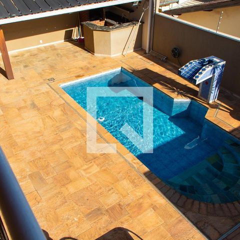 Casa à venda com 290m², 4 quartos e 4 vagas Casa à venda com 290m², 4 quartos e 4 vagasSACADA SUITE 4