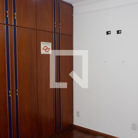 Casa à venda com 290m², 4 quartos e 4 vagas Casa à venda com 290m², 4 quartos e 4 vagasSUITE 2