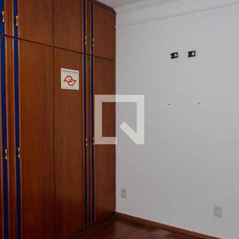 Casa à venda com 290m², 4 quartos e 4 vagas Casa à venda com 290m², 4 quartos e 4 vagasSUITE 2