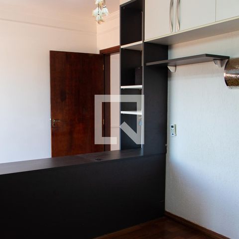 Casa à venda com 290m², 4 quartos e 4 vagas Casa à venda com 290m², 4 quartos e 4 vagasSUITE 4