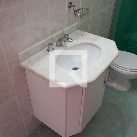Casa à venda com 290m², 4 quartos e 4 vagas Casa à venda com 290m², 4 quartos e 4 vagasBANHEIRO SUITE 3