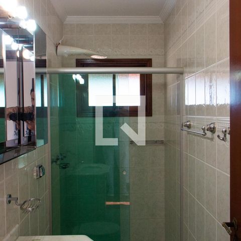 Casa à venda com 290m², 4 quartos e 4 vagas Casa à venda com 290m², 4 quartos e 4 vagasBANHEIRO SUITE 3