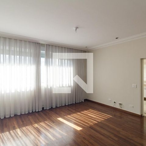 Apartamento à venda com 500m², 4 quartos e 3 vagas Apartamento à venda com 500m², 4 quartos e 3 vagasQuarto 1 - Suíte