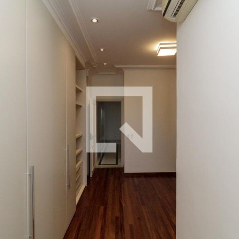 Apartamento à venda com 500m², 4 quartos e 3 vagas Apartamento à venda com 500m², 4 quartos e 3 vagasQuarto 4 - Suíte