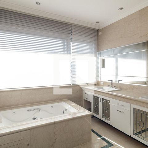 Apartamento à venda com 500m², 4 quartos e 3 vagas Apartamento à venda com 500m², 4 quartos e 3 vagasBanheiro 1 - Suíte