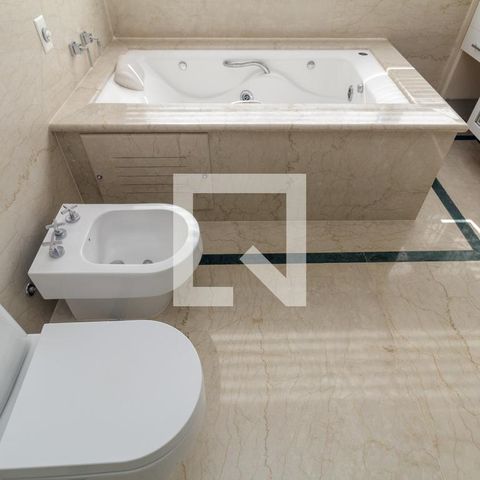 Apartamento à venda com 500m², 4 quartos e 3 vagas Apartamento à venda com 500m², 4 quartos e 3 vagasBanheiro 1 - Suíte