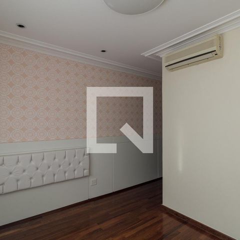 Apartamento à venda com 500m², 4 quartos e 3 vagas Apartamento à venda com 500m², 4 quartos e 3 vagasQuarto 2 - Suíte
