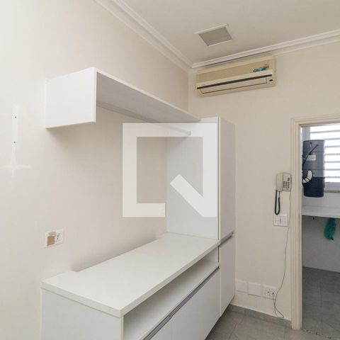Apartamento à venda com 500m², 4 quartos e 3 vagas Apartamento à venda com 500m², 4 quartos e 3 vagasQuarto de Serviço