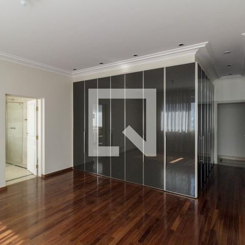 Apartamento à venda com 500m², 4 quartos e 3 vagas Apartamento à venda com 500m², 4 quartos e 3 vagasQuarto 1 - Suíte