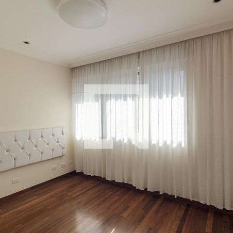 Apartamento à venda com 500m², 4 quartos e 3 vagas Apartamento à venda com 500m², 4 quartos e 3 vagasQuarto 2 - Suíte