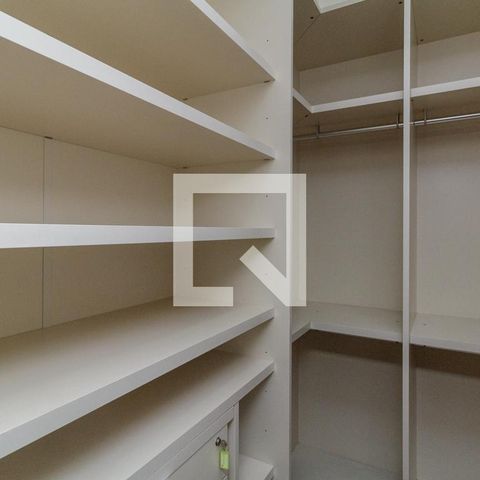 Apartamento à venda com 500m², 4 quartos e 3 vagas Apartamento à venda com 500m², 4 quartos e 3 vagasCloset do Quarto 3 - Suíte