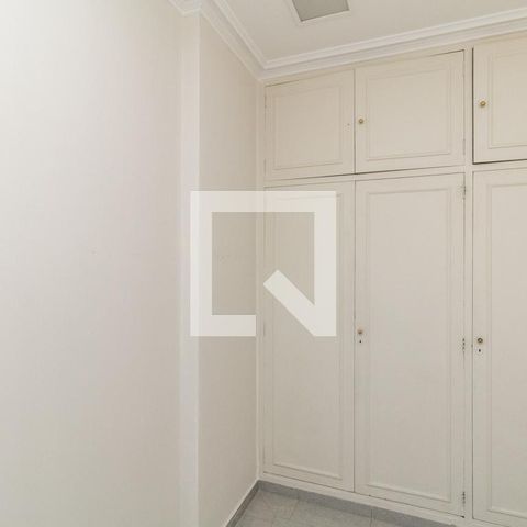 Apartamento à venda com 500m², 4 quartos e 3 vagas Apartamento à venda com 500m², 4 quartos e 3 vagasQuarto de Serviço