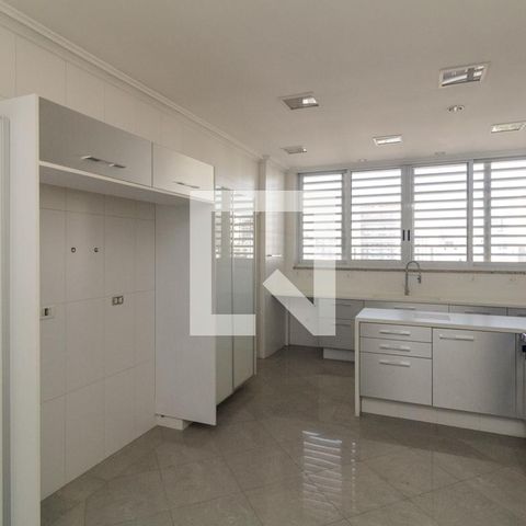Apartamento à venda com 500m², 4 quartos e 3 vagas Apartamento à venda com 500m², 4 quartos e 3 vagasCozinha