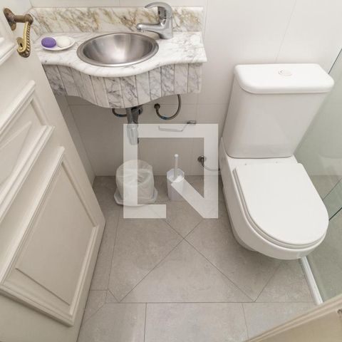 Apartamento à venda com 500m², 4 quartos e 3 vagas Apartamento à venda com 500m², 4 quartos e 3 vagasBanheiro de Serviço