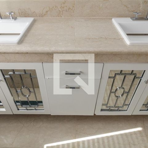 Apartamento à venda com 500m², 4 quartos e 3 vagas Apartamento à venda com 500m², 4 quartos e 3 vagasBanheiro 1 - Suíte