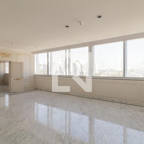 Apartamento à venda com 500m², 4 quartos e 3 vagas Apartamento à venda com 500m², 4 quartos e 3 vagasSala