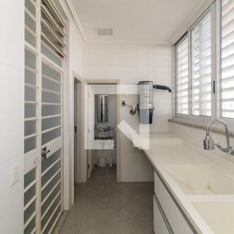 Apartamento à venda com 500m², 4 quartos e 3 vagas Apartamento à venda com 500m², 4 quartos e 3 vagasLavanderia