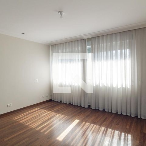 Apartamento à venda com 500m², 4 quartos e 3 vagas Apartamento à venda com 500m², 4 quartos e 3 vagasQuarto 1 - Suíte