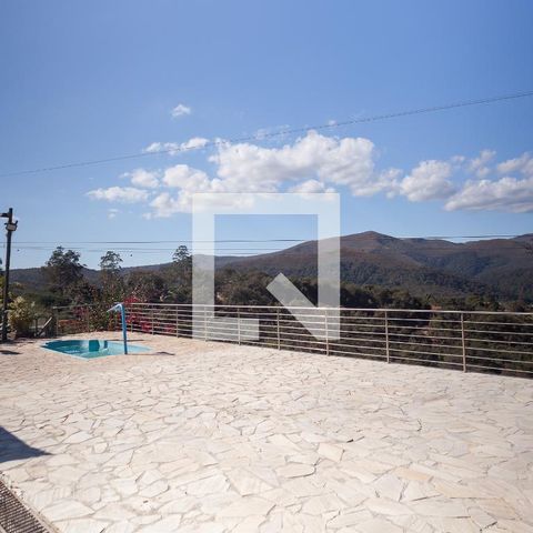 Casa de condomínio à venda com 220m², 3 quartos e 2 vagasPiscina