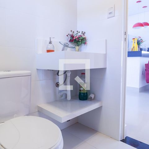Casa de condomínio à venda com 220m², 3 quartos e 2 vagasBanheiro Social