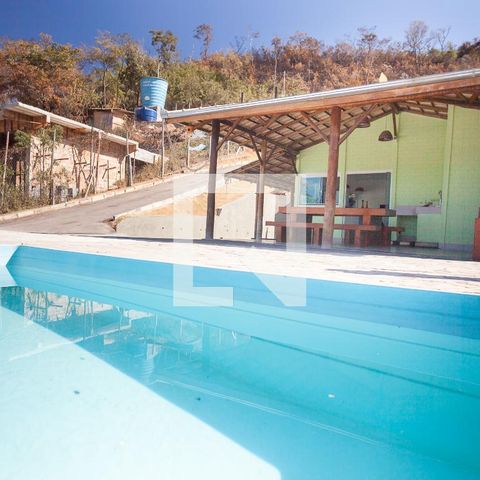 Casa de condomínio à venda com 220m², 3 quartos e 2 vagasPiscina