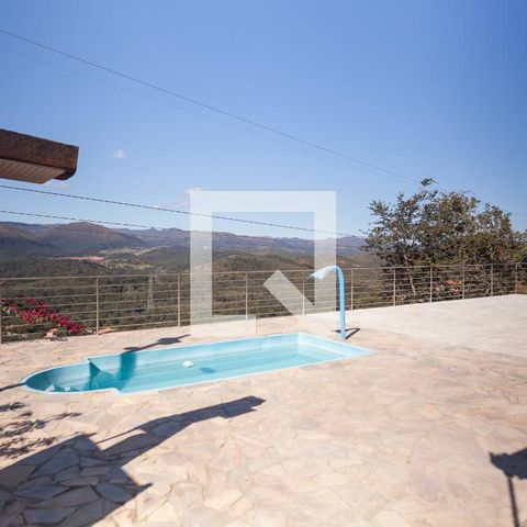Casa de condomínio à venda com 220m², 3 quartos e 2 vagasPiscina