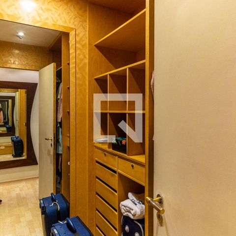 Apartamento para alugar com 186m², 4 quartos e 3 vagasCloset