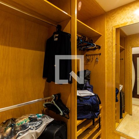 Apartamento para alugar com 186m², 4 quartos e 3 vagasCloset