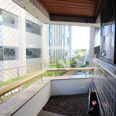 Apartamento à venda com 138m², 3 quartos e 2 vagasQuarto 3 Sacada