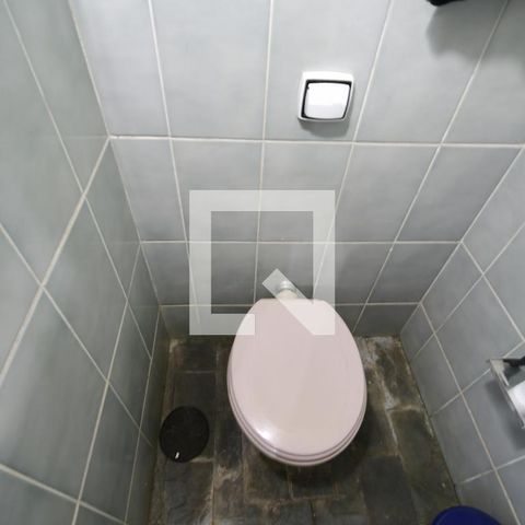 Casa à venda com 250m², 5 quartos e 2 vagasBanheiro de serviço
