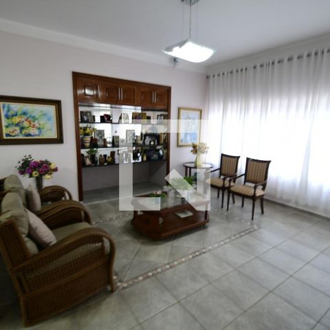 Casa à venda com 250m², 5 quartos e 2 vagasSala 1 