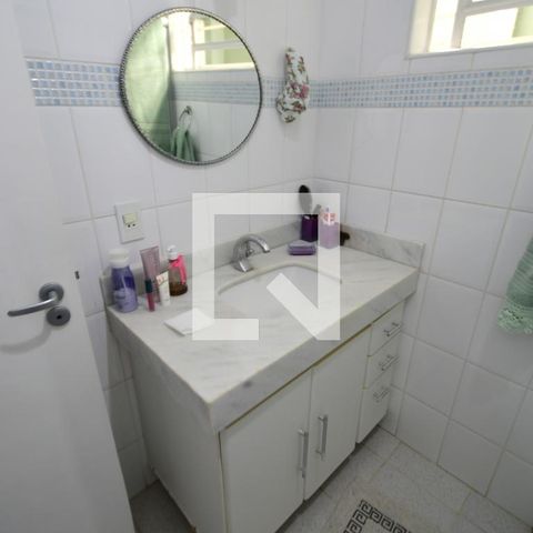 Casa à venda com 250m², 5 quartos e 2 vagasBanheiro 2 - Suíte
