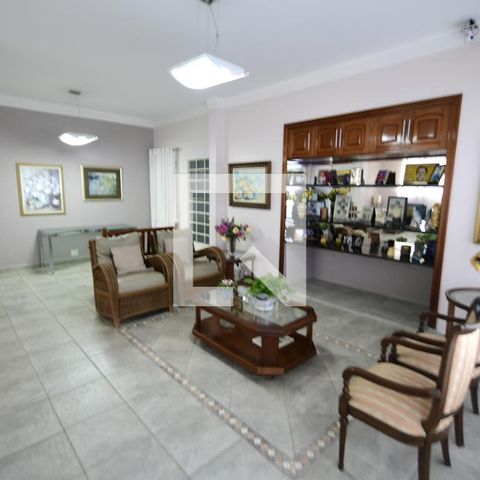 Casa à venda com 250m², 5 quartos e 2 vagasSala 1 