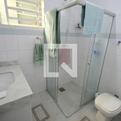 Casa à venda com 250m², 5 quartos e 2 vagasBanheiro 2 - Suíte