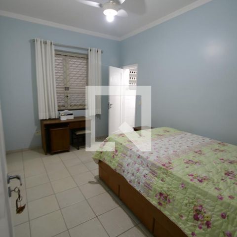 Casa à venda com 250m², 5 quartos e 2 vagasQuarto Suíte 1