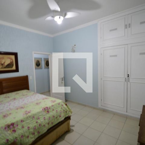 Casa à venda com 250m², 5 quartos e 2 vagasQuarto Suíte 1