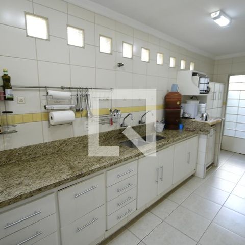 Casa à venda com 250m², 5 quartos e 2 vagasCozinha