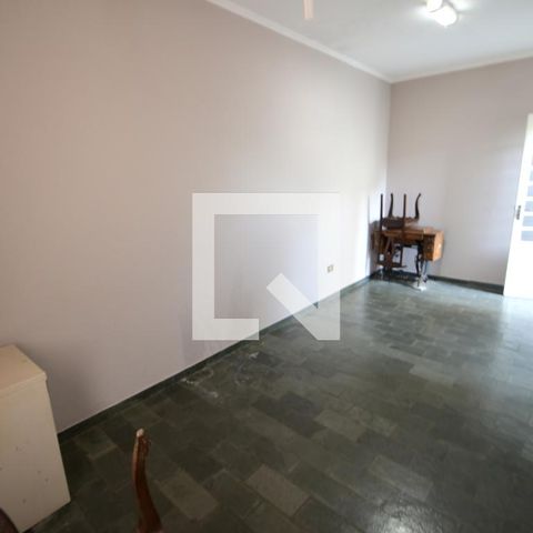 Casa à venda com 250m², 5 quartos e 2 vagasQuarto Suíte 5